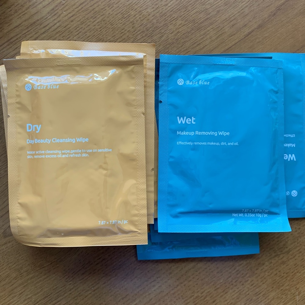 Base blue make up remover wipes